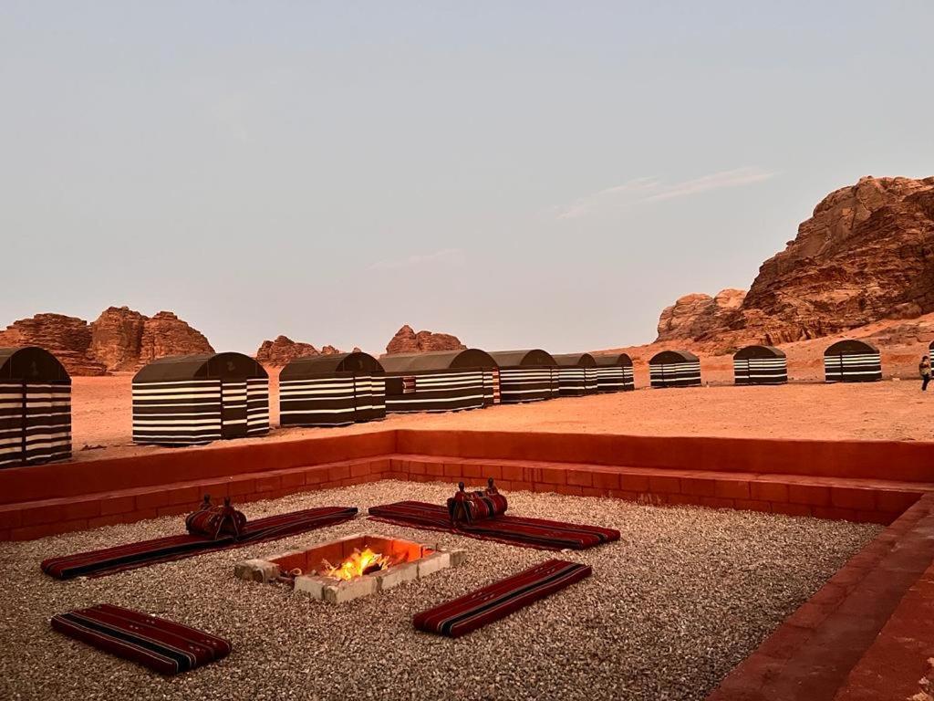 Wadi Rum Sky Tours & Camp Kültér fotó