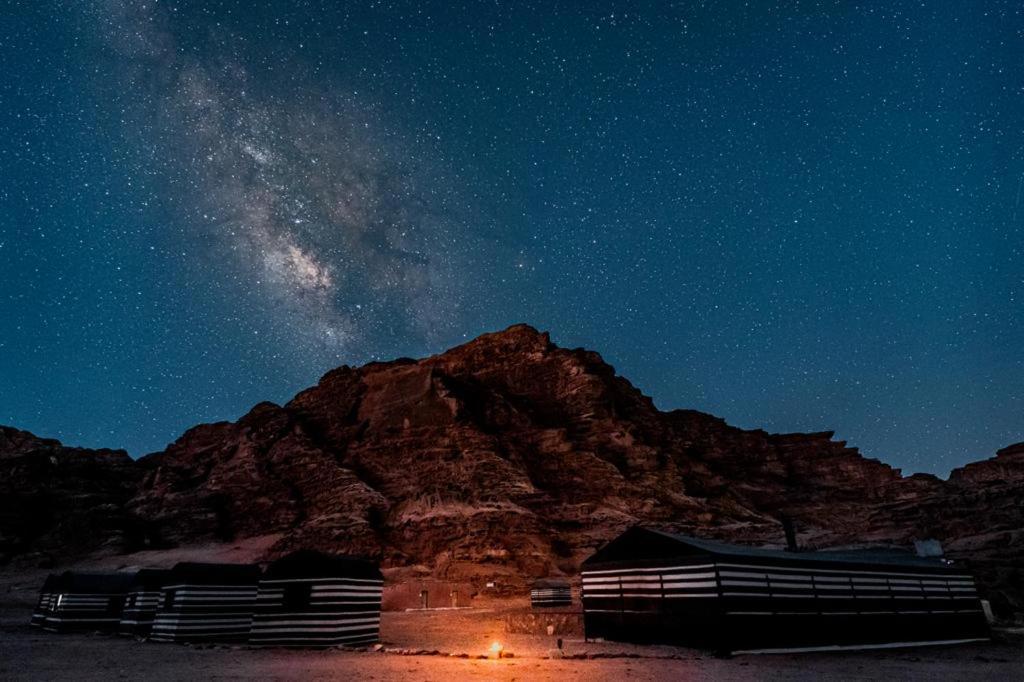 Wadi Rum Sky Tours & Camp Kültér fotó