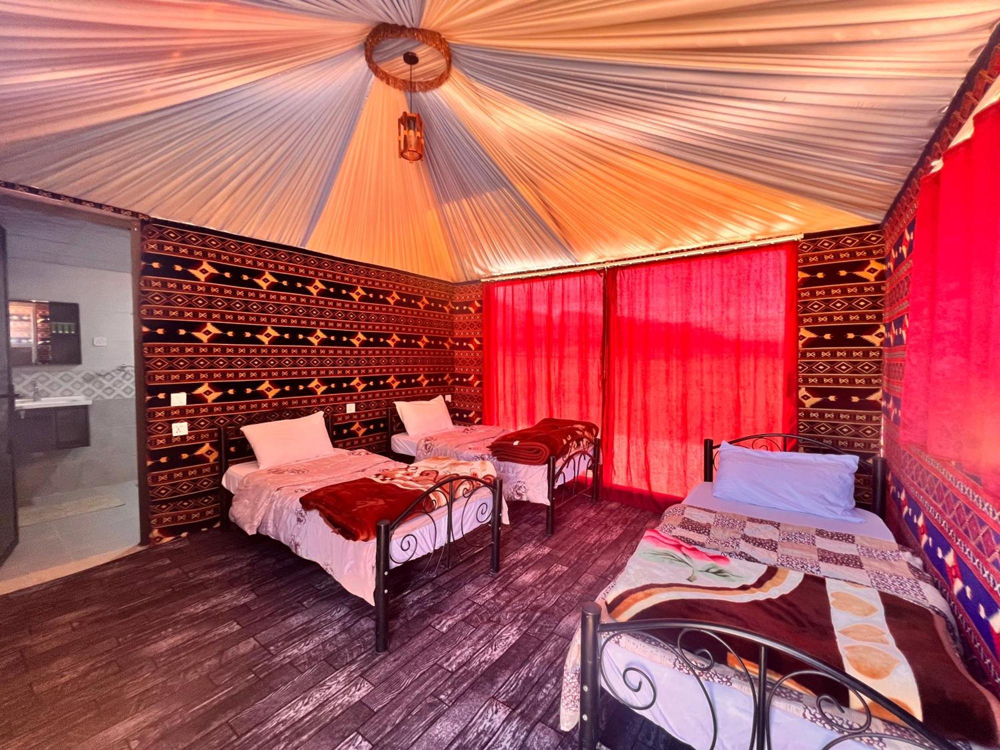Wadi Rum Sky Tours & Camp Kültér fotó